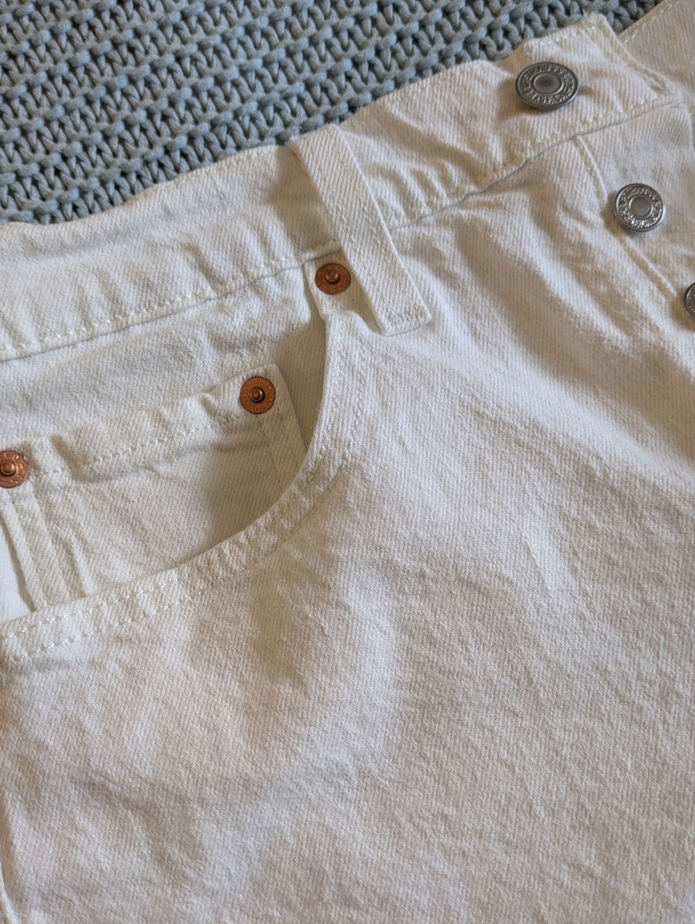 Levi's 501 Cutoff Shorts White Sz 27 - Picture 3 of 9